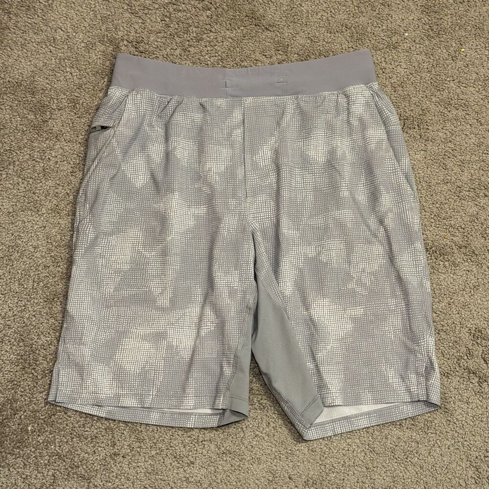 Lululemon Men's Gray Geometric Athletic Shorts L Drawstring Waist Pockets